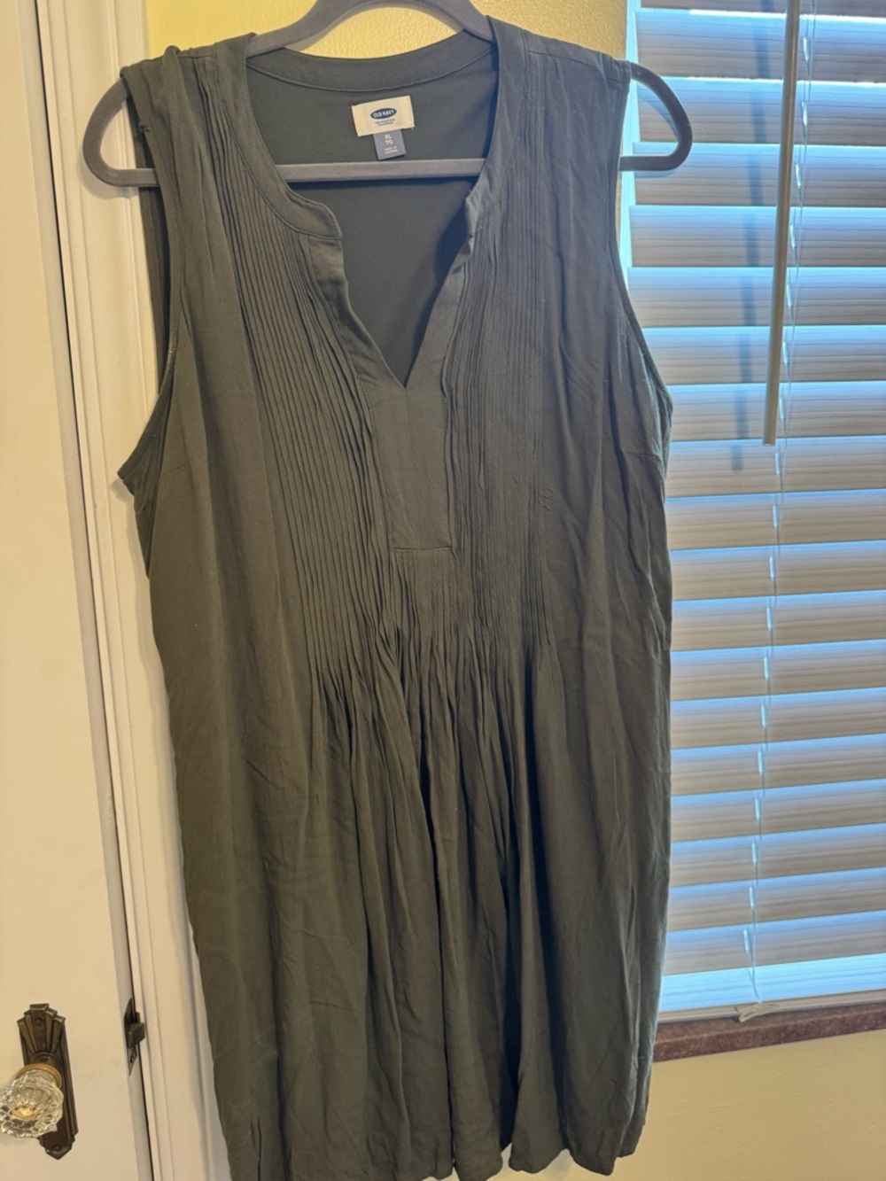 Old Navy Olive Sleeveless Pintuck Tunic